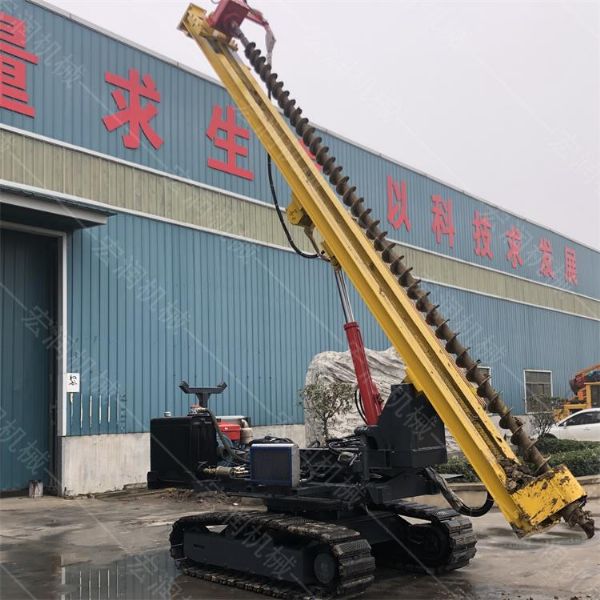 直銷(xiāo)光伏履帶鉆孔機，螺旋光伏鉆孔機